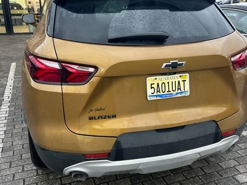 Used 2019 Chevrolet Blazer LT w/ Sound & Technology Package FWD image 11