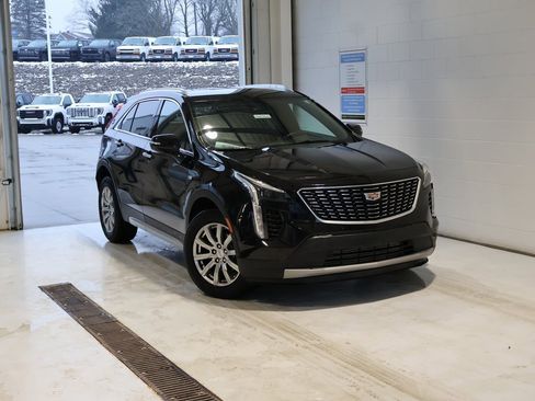 Used 2023 Cadillac XT4 Premium Luxury w/ Cold Weather Package image 37