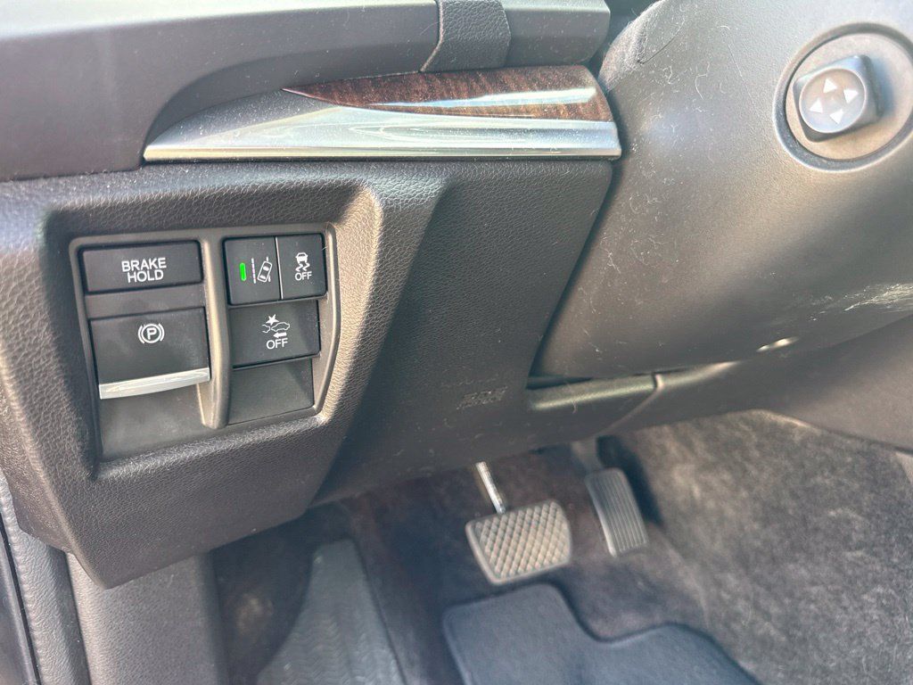 Used 2017 Acura MDX w/ Technology Package FWD image 15