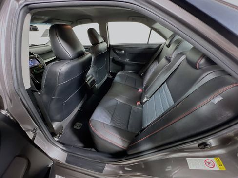 Used 2015 Toyota Camry SE FWD image 29