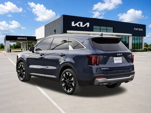 Certified 2024 Kia Sorento SX FWD image 7