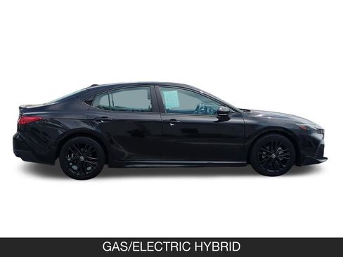 Used 2025 Toyota Camry SE w/ Convenience Package FWD image 6