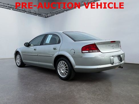 Used 2004 Chrysler Sebring LXi image 5