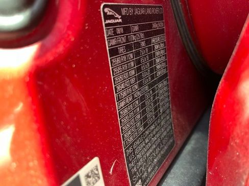 Used 2019 Jaguar F-PACE Premium image 12