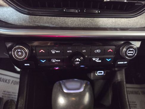 Used 2022 Jeep Compass Latitude w/ Convenience Group AWD/4WD image 16
