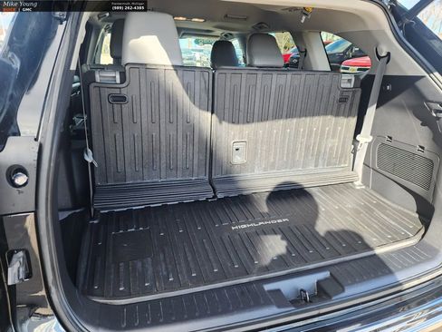 Used 2020 Toyota Highlander XLE image 10