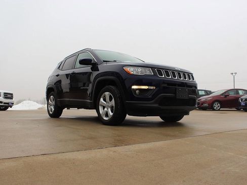 Used 2019 Jeep Compass Latitude w/ Cold Weather Group image 4