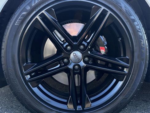 Used 2018 Audi SQ5 Premium Plus w/ Navigation Package image 18