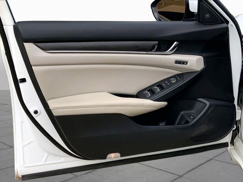 Used 2021 Honda Accord Touring image 22