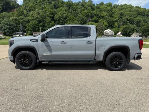 Used 2024 GMC Sierra 1500 Elevation w/ Elevation Premium Package AWD/4WD image 8