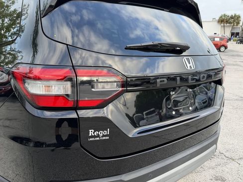 Used 2023 Honda Pilot Touring image 10