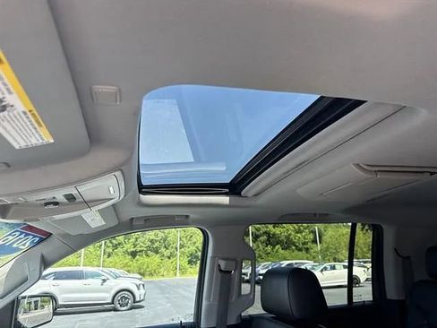 Used 2016 Chevrolet Suburban LTZ AWD/4WD image 13