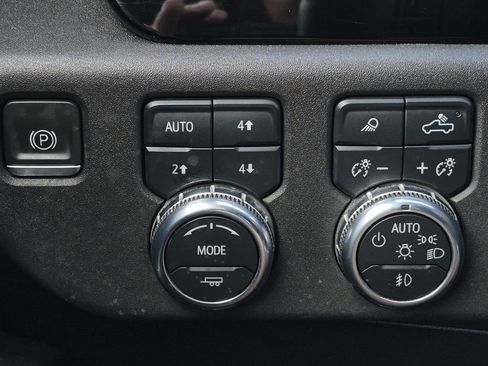 Used 2023 GMC Sierra 1500 SLT w/ SLT Premium Package image 33