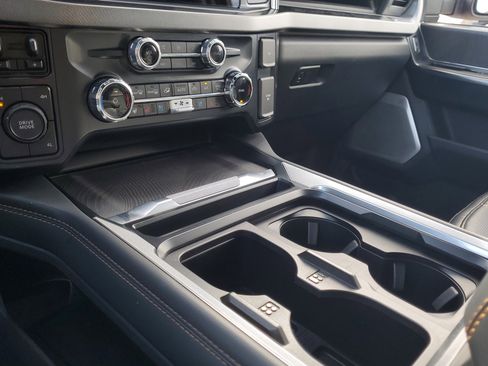 Used 2024 Ford F450 Platinum image 27