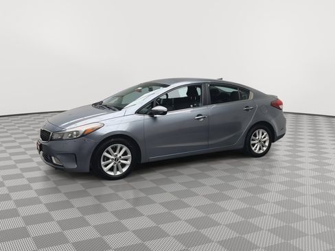 Used 2017 Kia Forte S w/ S Technology Package FWD image 27