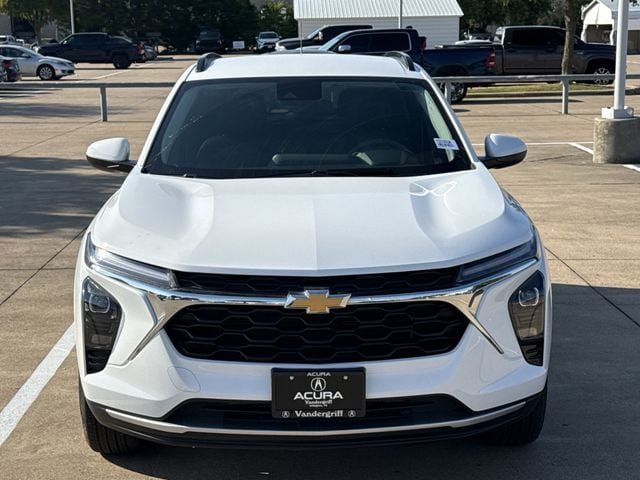 Used 2026 Chevrolet Trax LT FWD image 7
