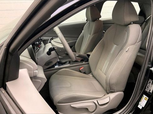 Certified 2025 Hyundai Elantra Sport image 15