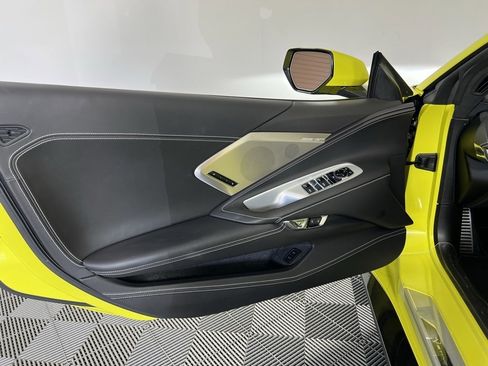 Used 2022 Chevrolet Corvette Stingray Premium Conv w/ Z51 Performance Package image 22