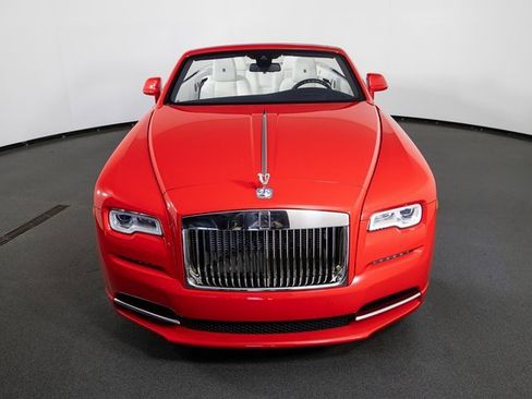 Used 2017 Rolls-Royce Dawn image 3