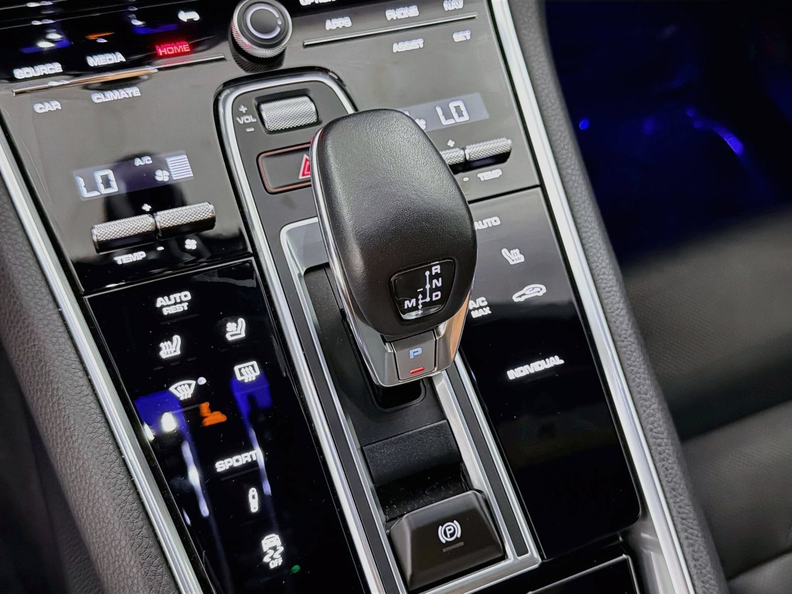 Used 2023 Porsche Panamera Platinum Edition RWD image 15