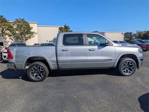 New 2026 Chrysler Pacifica Select image 13