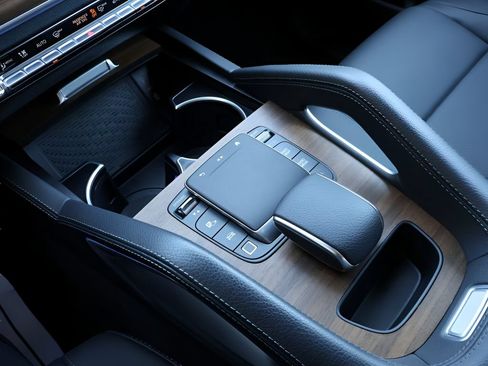 Certified 2025 Mercedes-Benz GLE 350 4MATIC image 28