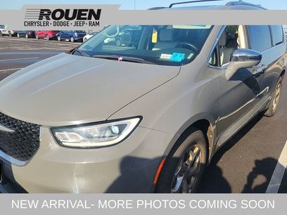 Used 2021 Chrysler Pacifica Limited w/ Premium & Safety Sphere Group