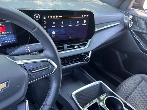 Used 2025 Chevrolet Equinox LT image 41