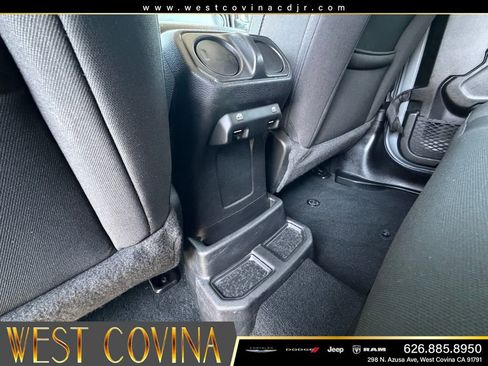 Used 2023 Jeep Wrangler Unlimited AWD/4WD image 23