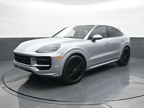 Certified 2025 Porsche Cayenne Coupe AWD/4WD image 1