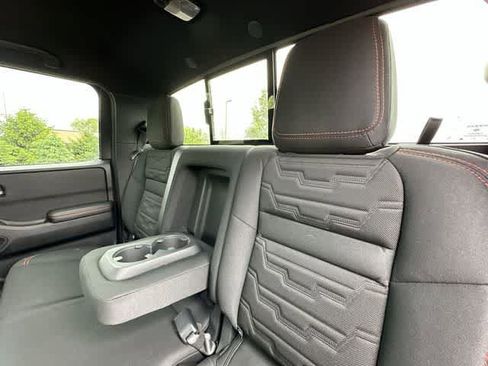 Used 2025 Nissan Frontier Pro-X RWD image 15