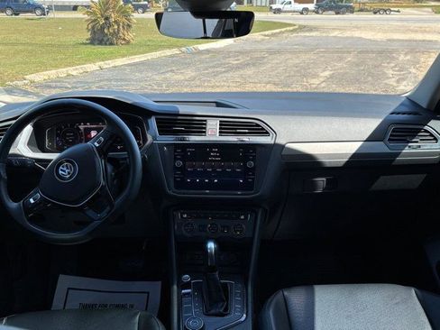 Used 2020 Volkswagen Tiguan SEL image 9