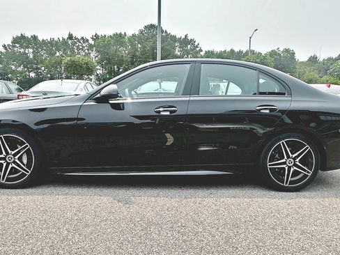 Used 2022 Mercedes-Benz C 300 4MATIC Sedan w/ AMG Line w/ Night Package image 7