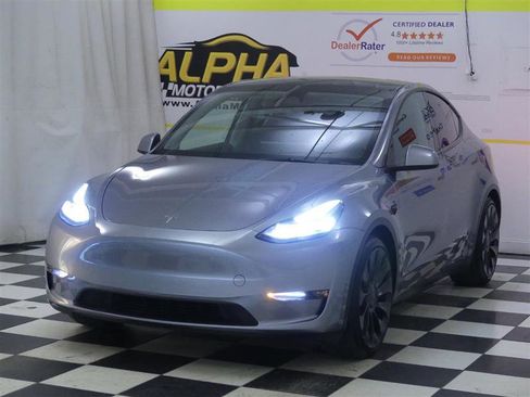 Used 2024 Tesla Model Y Performance image 4