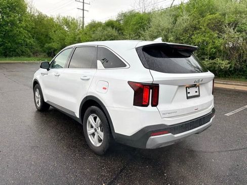 Certified 2025 Kia Sorento LX FWD image 3
