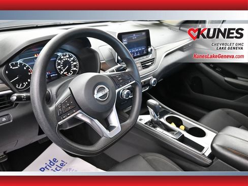 Used 2023 Nissan Altima 2.5 SV image 19