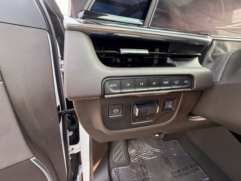 Used 2022 Cadillac Escalade ESV Sport w/ Touring Package image 29