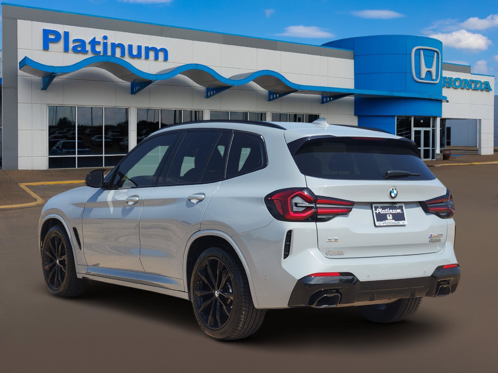 Used 2024 BMW X3 M40i w/ Parking Assistance Package AWD/4WD image 5