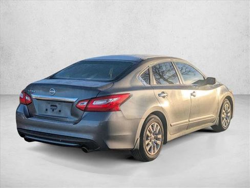 Used 2016 Nissan Altima 2.5 S w/ Power Driver Seat Package image 5