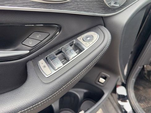 Used 2021 Mercedes-Benz GLC 300 4MATIC w/ AMG Line image 11