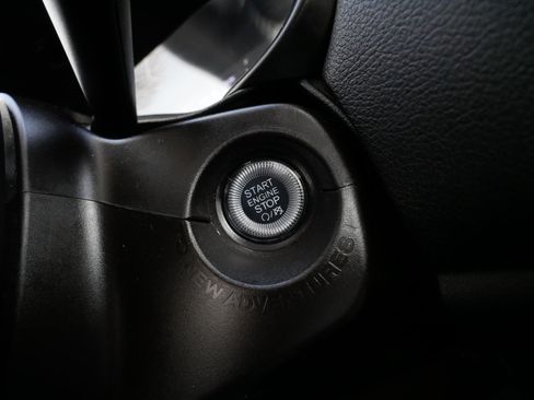 Used 2023 Jeep Renegade Latitude w/ Premium Group image 28