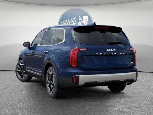 New 2025 Kia Telluride S image 4