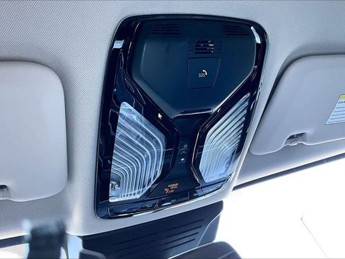 Used 2025 BMW X7 xDrive40i image 32