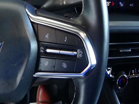 Used 2025 Chevrolet Traverse LT image 22