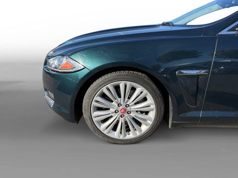 Used 2015 Jaguar XF Premium image 9