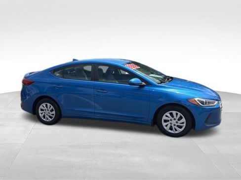 Used 2017 Hyundai Elantra SE FWD image 22