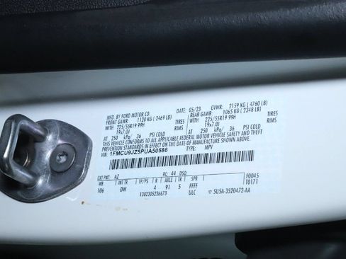 Used 2023 Ford Escape Platinum w/ Premium Technology Package AWD/4WD image 22
