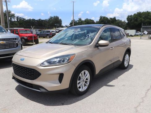 Used 2020 Ford Escape SE FWD image 3