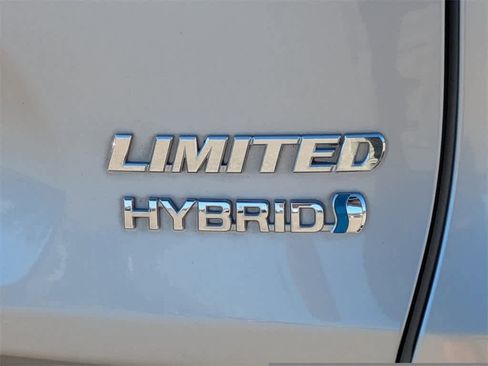 Used 2019 Toyota RAV4 Limited image 15