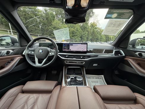Used 2024 BMW X5 xDrive40i w/ Premium Package AWD/4WD image 16
